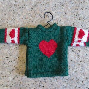 International Silver Co. Green Knit Sweater with Hearts & Hanger (K735)